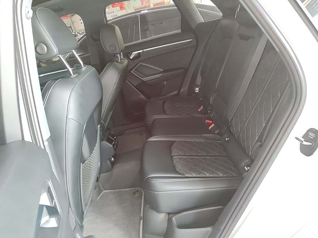 Audi Q3, 2025 17