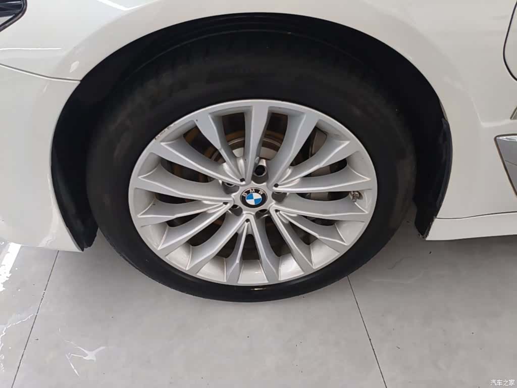 BMW 5 Series, 2019 25