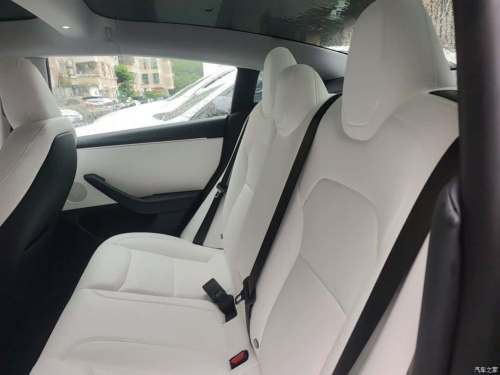 Tesla Model 3, 2024 13