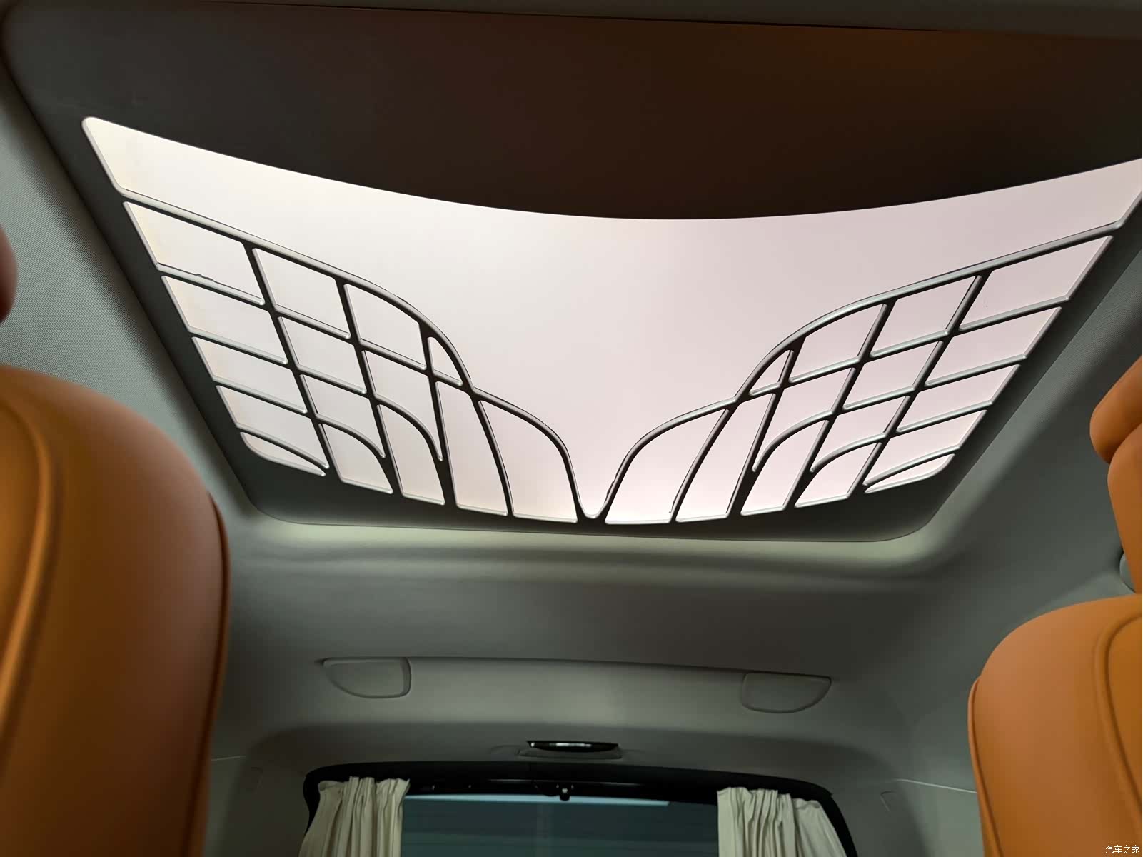 Mercedes-Benz V-Class, 2023 12