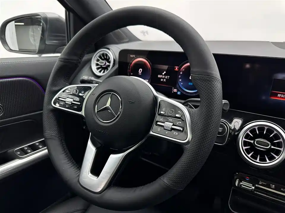 Mercedes-Benz EQA