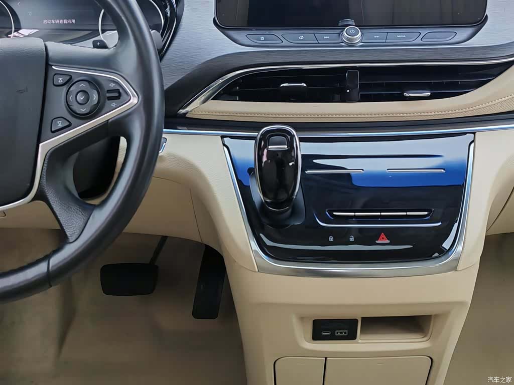 Buick GL8, 2024 13