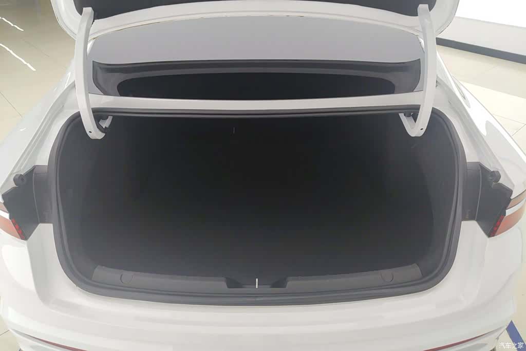 Geely Preface, 2025 4