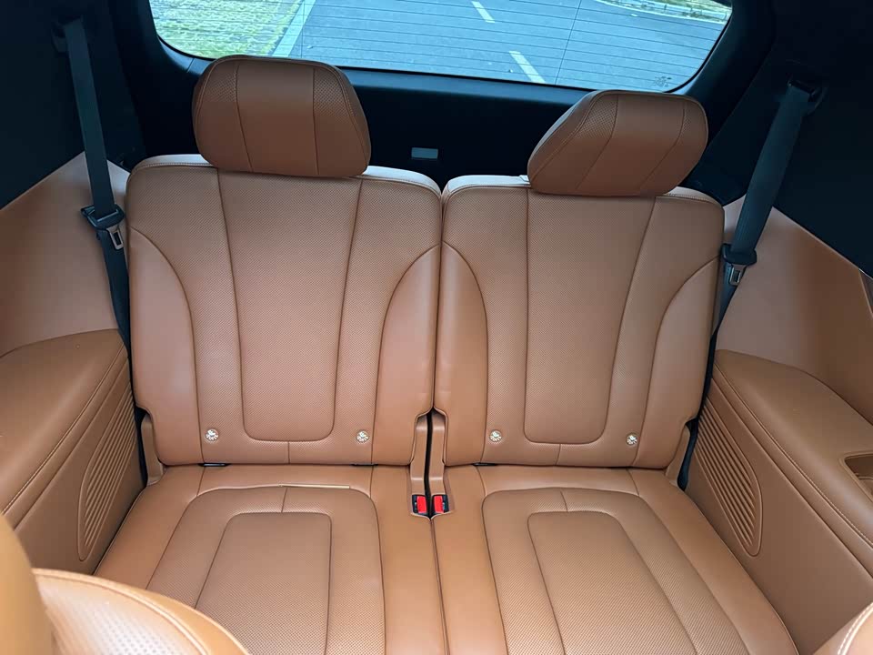 AITO Ask the world M9