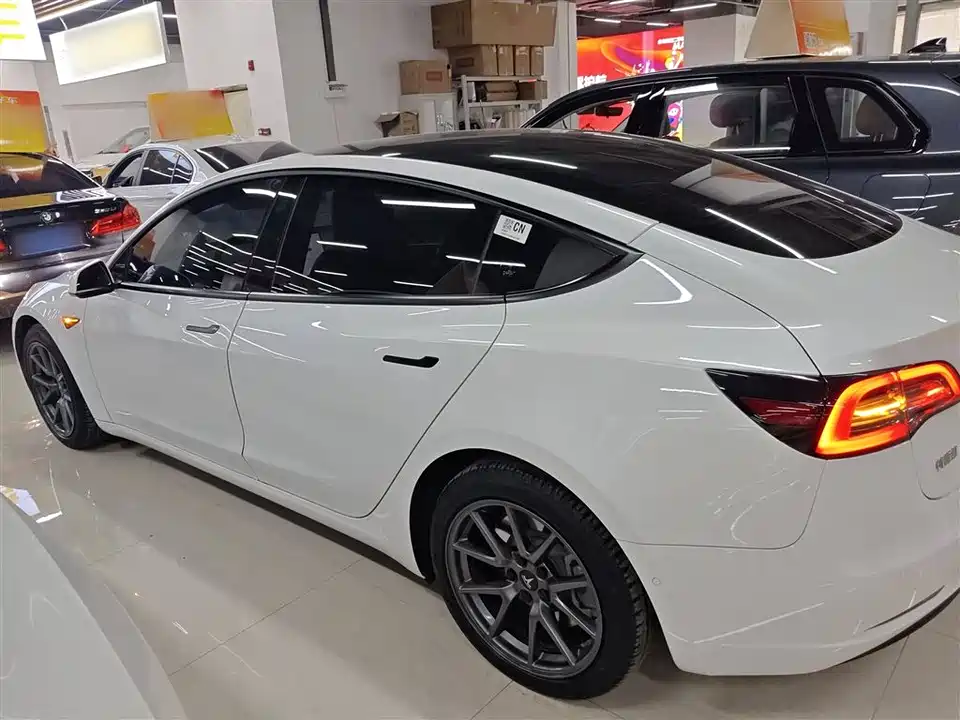 Tesla Model 3 Tesla Model 3