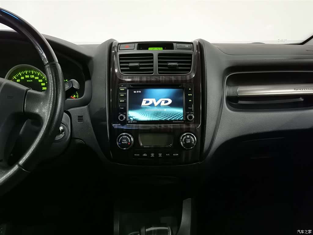 Kia GLS, 2013 12
