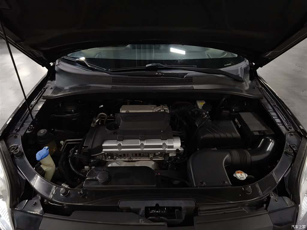 Kia GLS, 2013 6