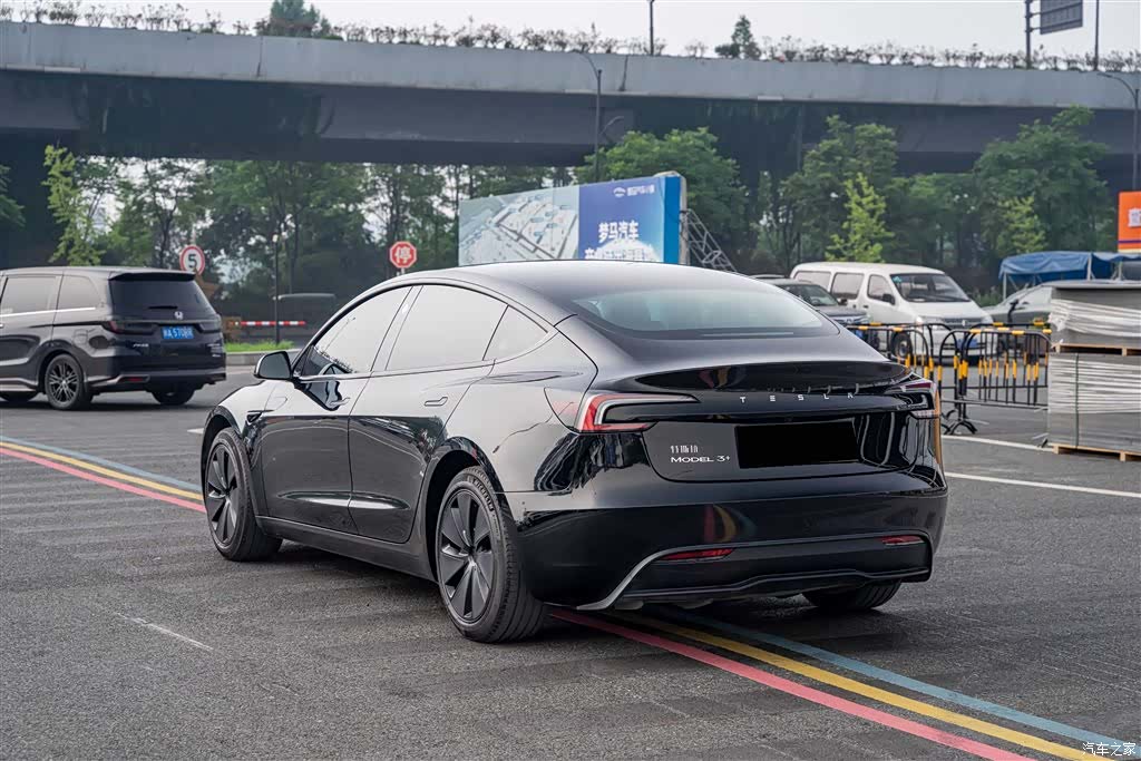 Tesla Model 3, 2023 6