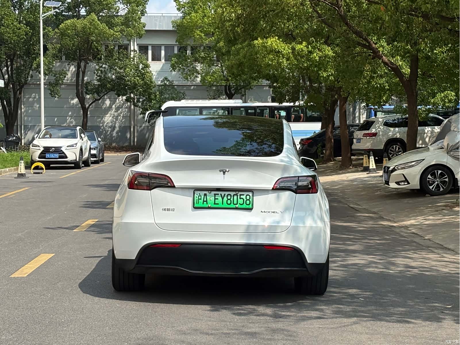 Tesla Model Y, 2024 15