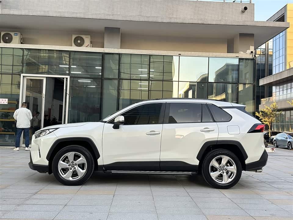 Toyota RAV4 Rongfang