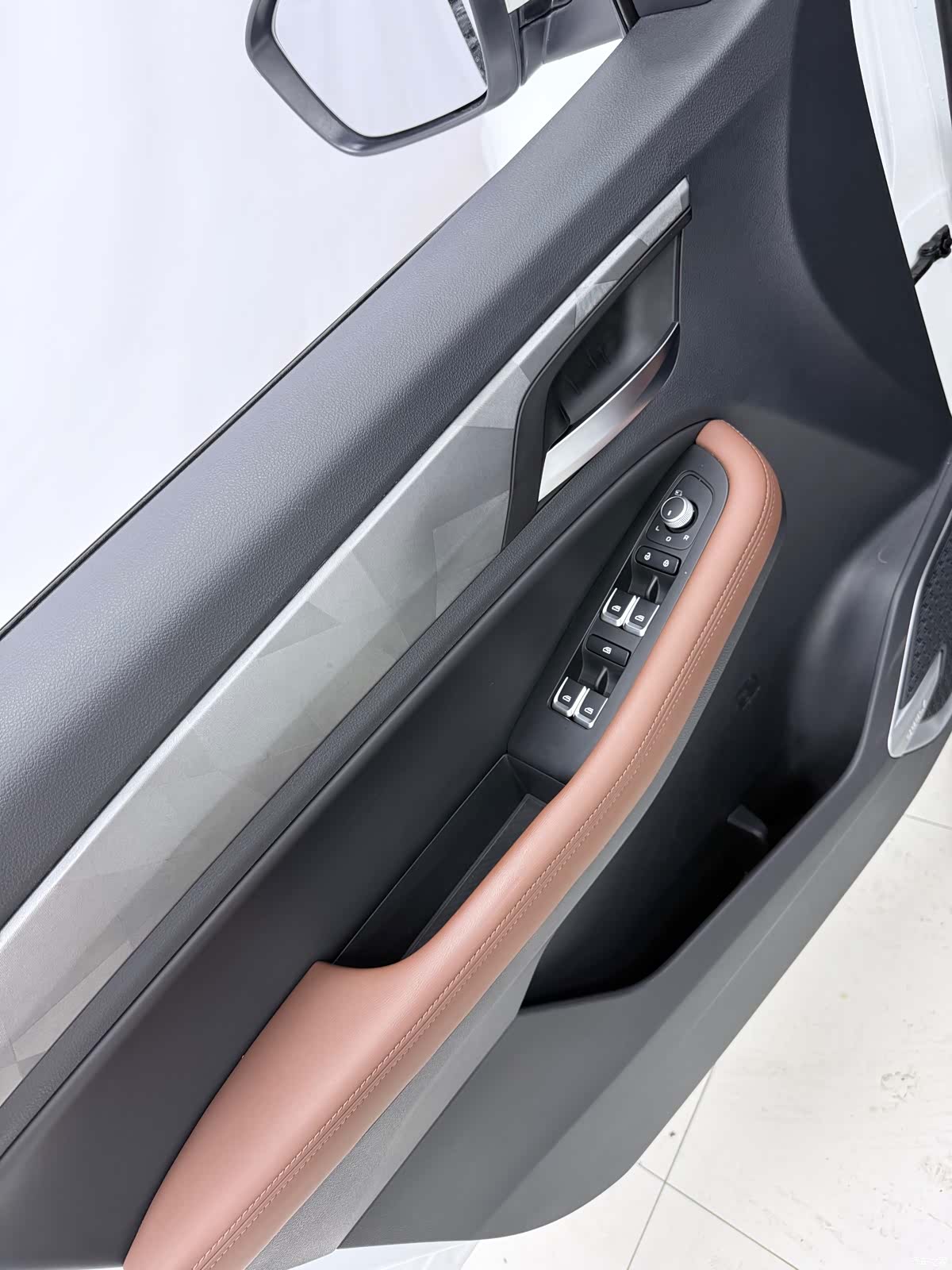 Geely X6, 2022 20