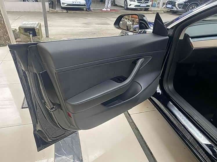Tesla Model 3 Tesla Model 3