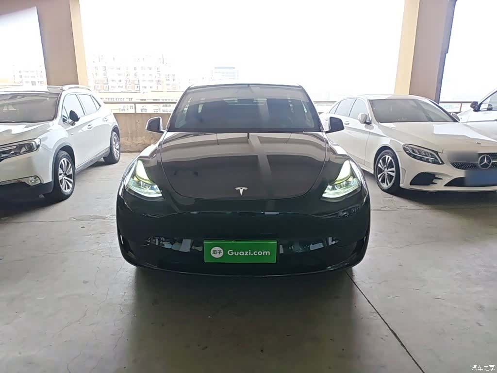 Tesla Model Y, 2022 3