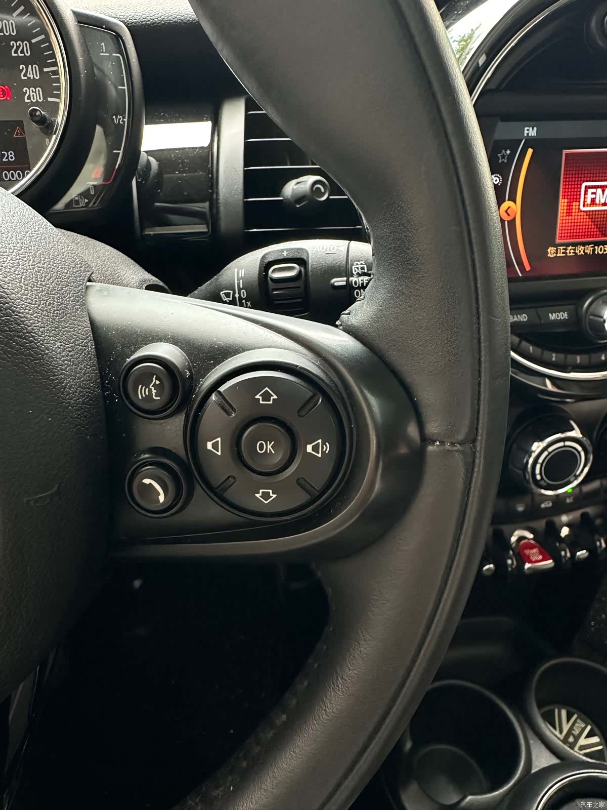 Mini ONE, 2019 23