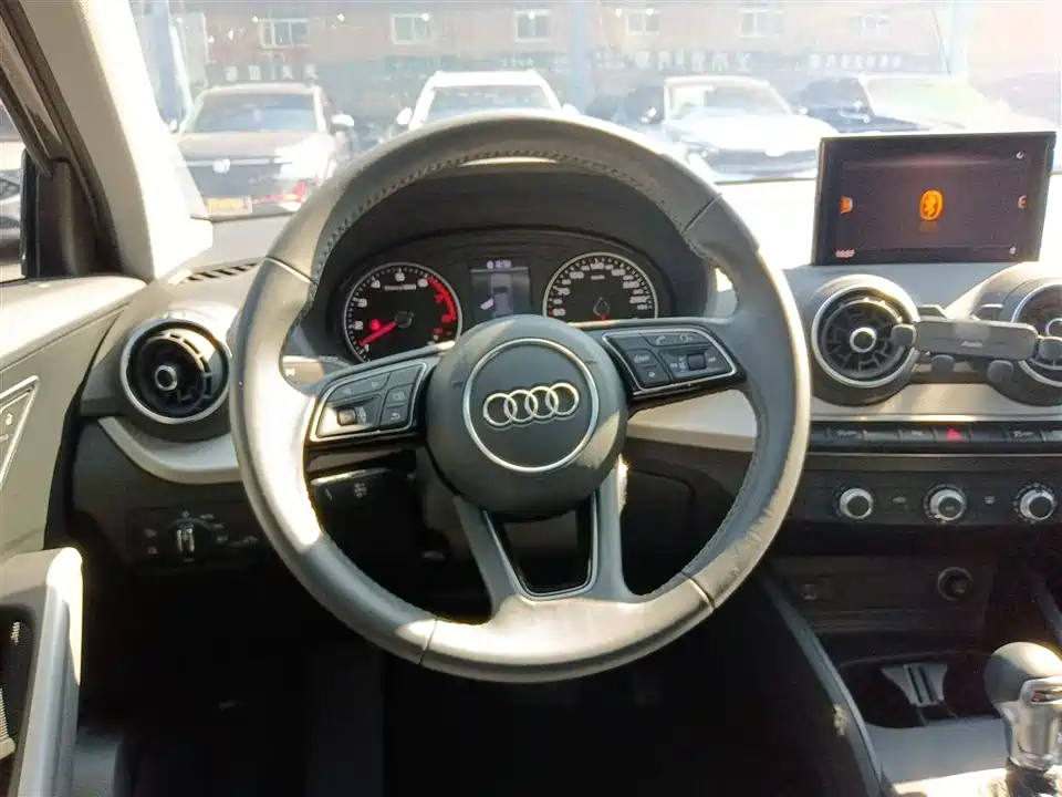 Audi Q2L Audi Q2L