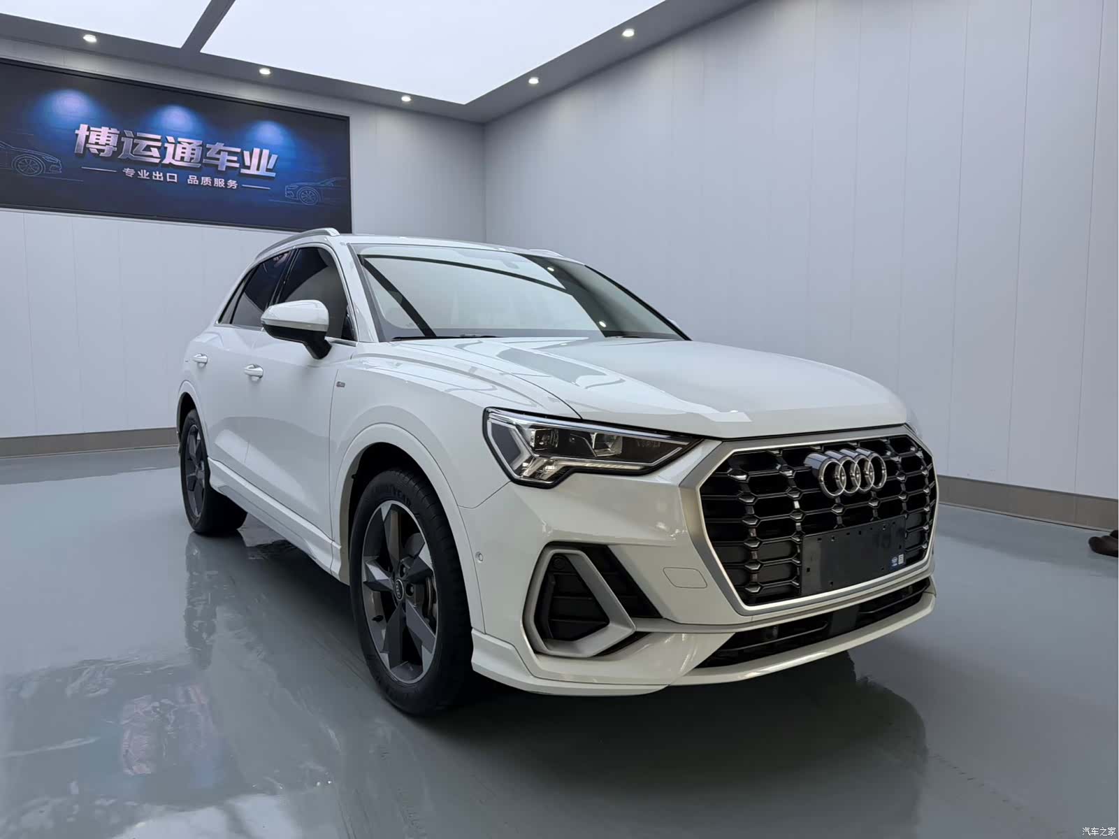 Audi Q3, 2022 3