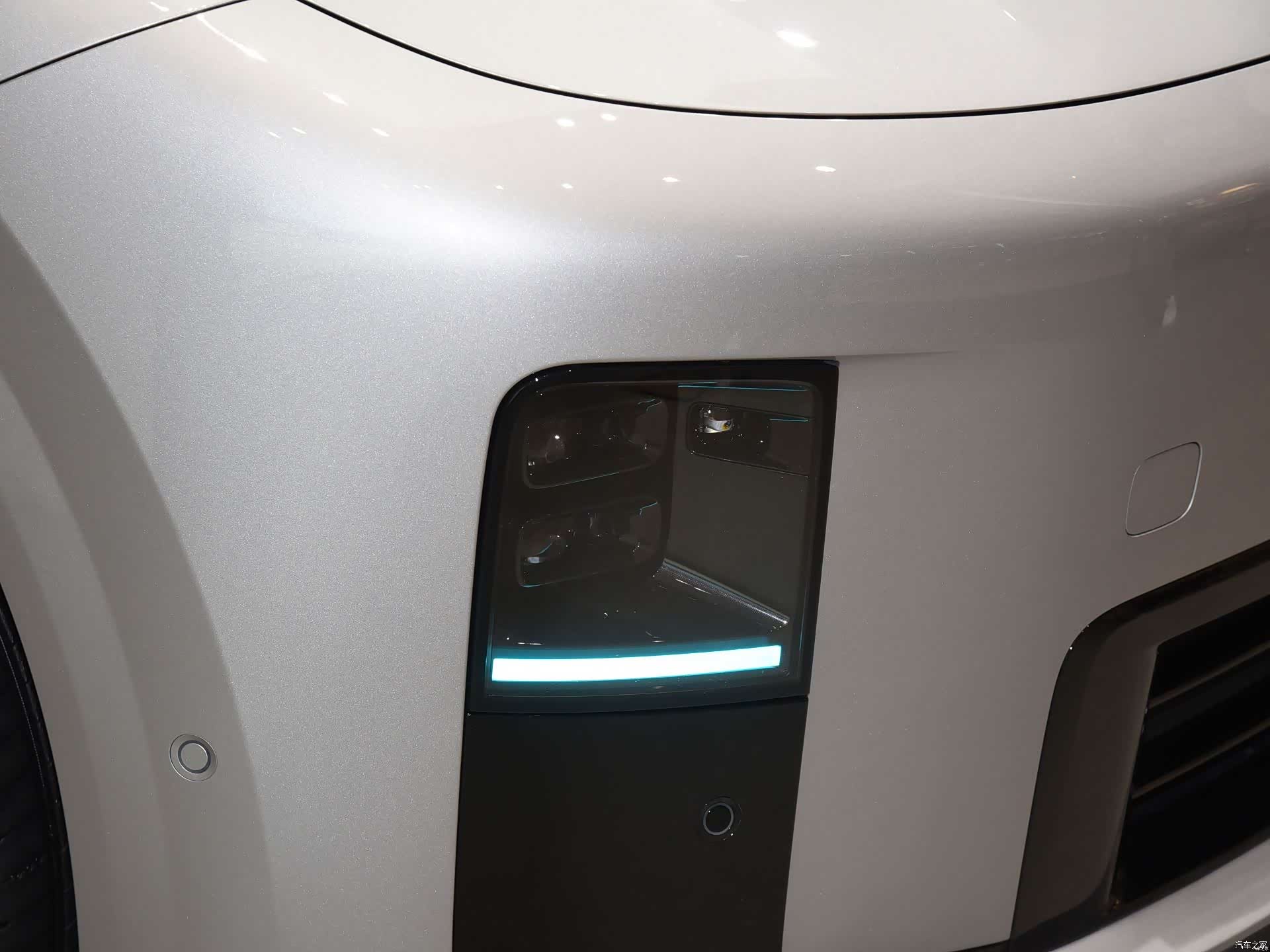 Li Auto i8, 2025 7