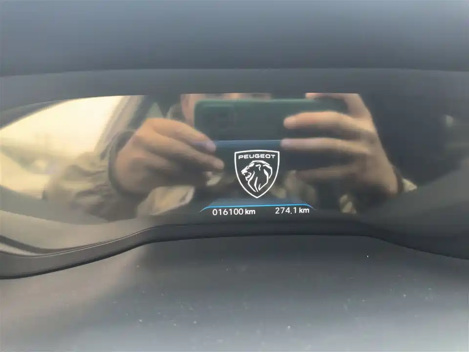 Peugeot 408