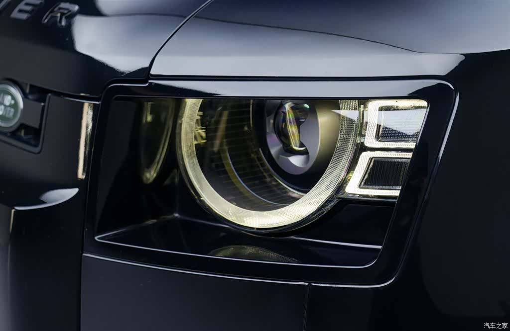 Land Rover Defender, 2023 9