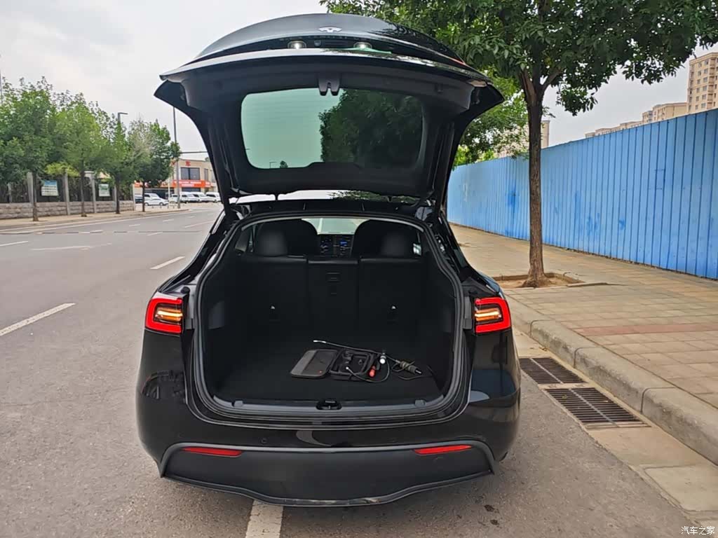 Tesla Model Y, 2022 19