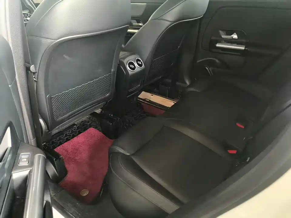 Mercedes-Benz GLA Mercedes-Benz GLA