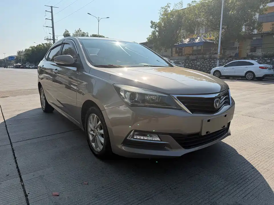 Changan Yuexiang V7