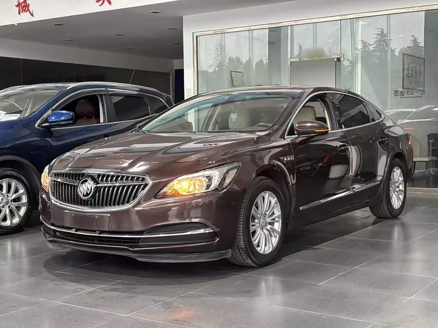 Buick LaCrosse 2018, фото 1