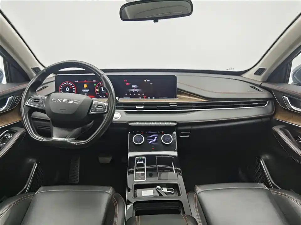 Exeed Chasing the wind