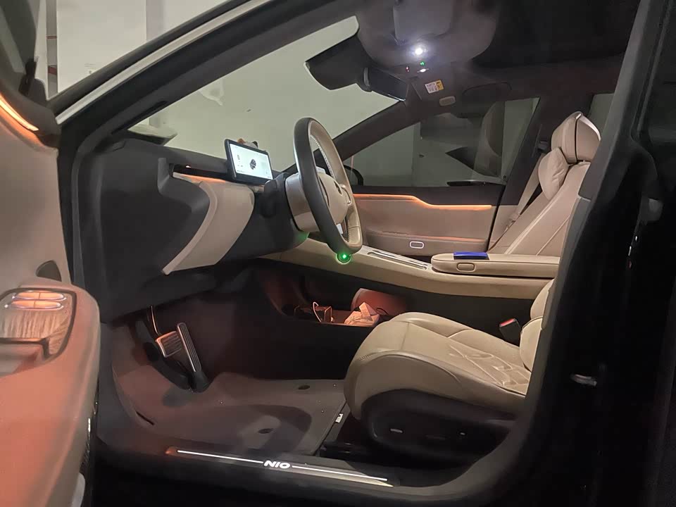 NIO ET7
