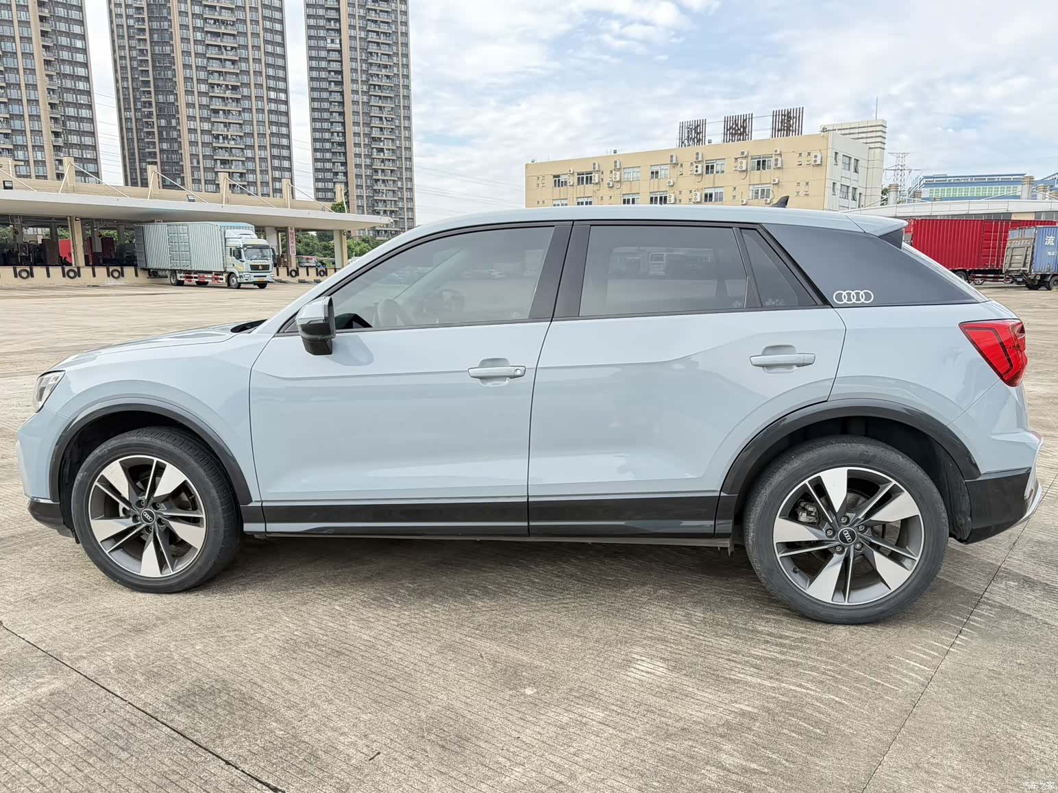 Audi Q2L, 2022 8