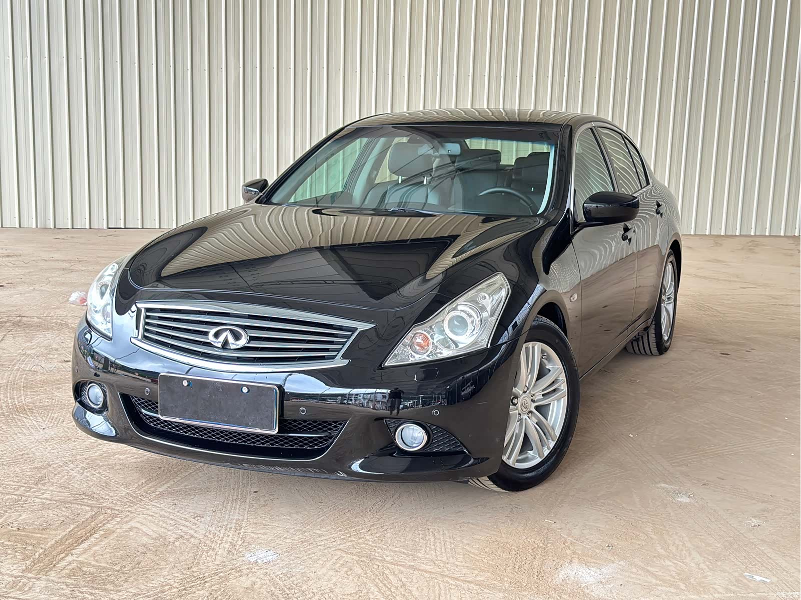 Infiniti G25, 2011 2