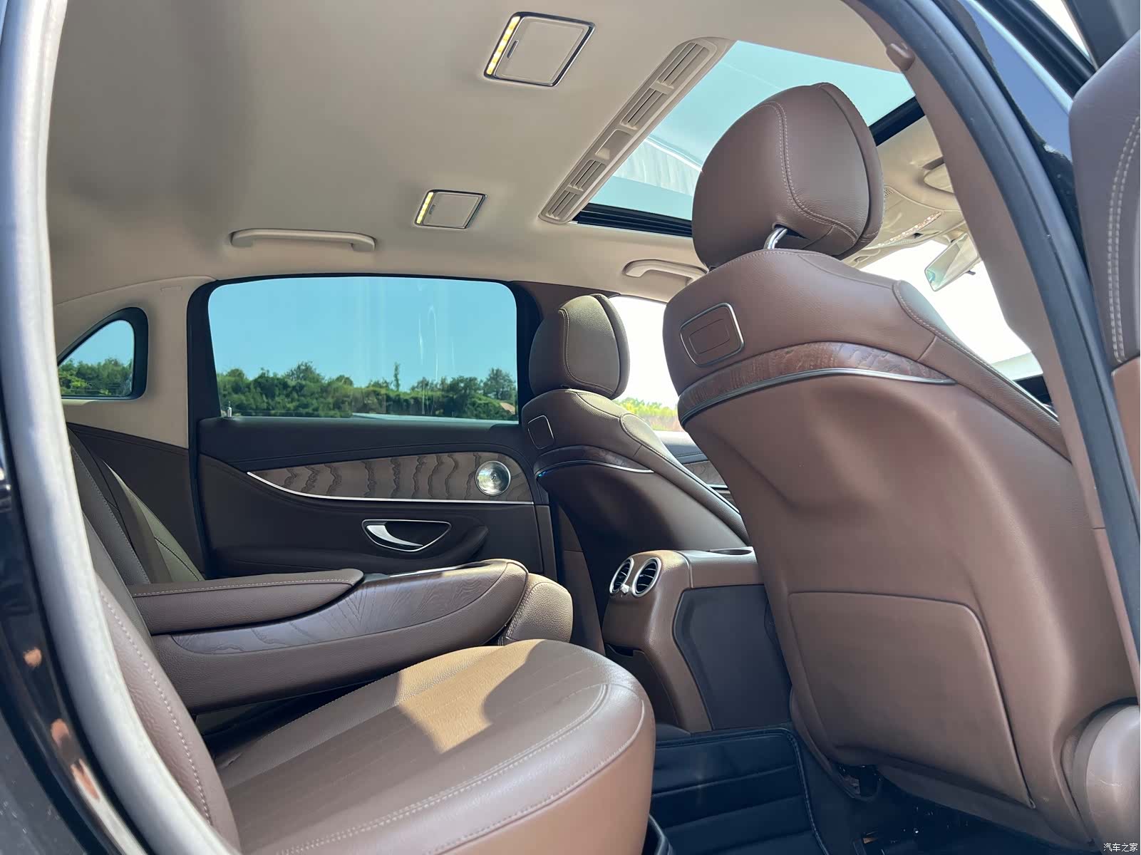 Mercedes-Benz E-Class, 2018 13