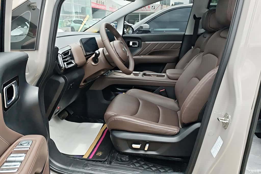 Wuling 730, 2025 9