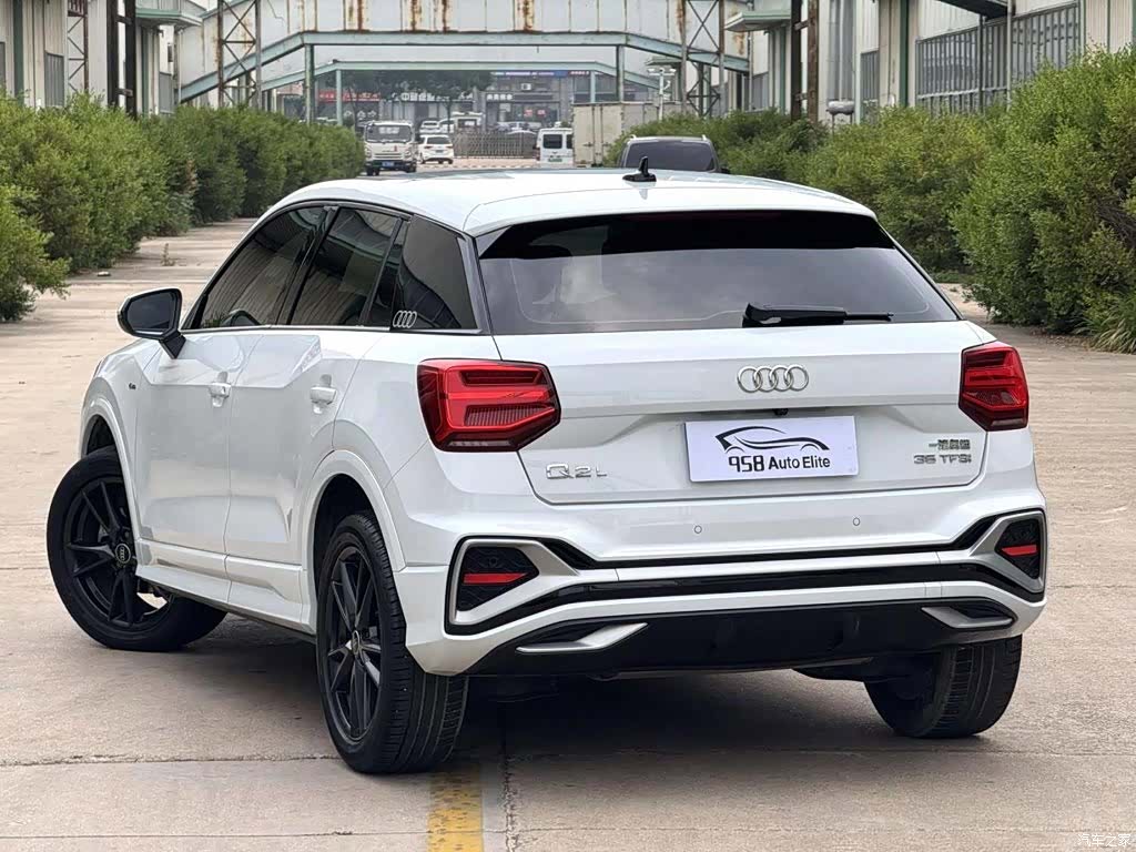 Audi Q2L, 2022 11