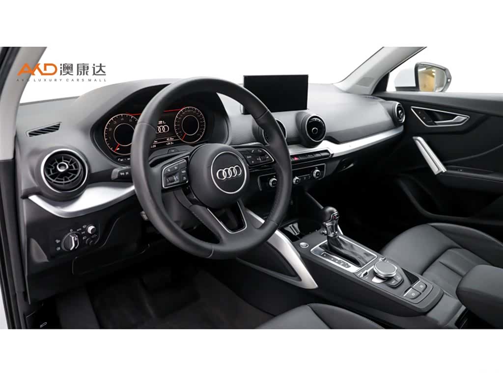 Audi Q2L, 2019 6