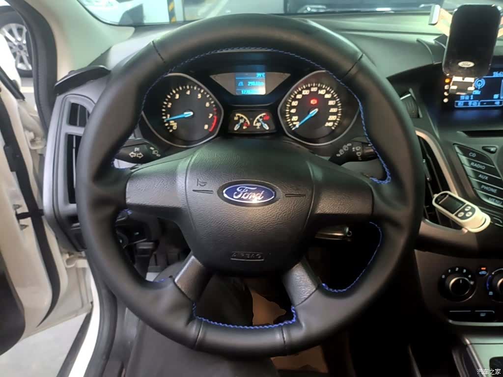Ford Focus, 2015 11
