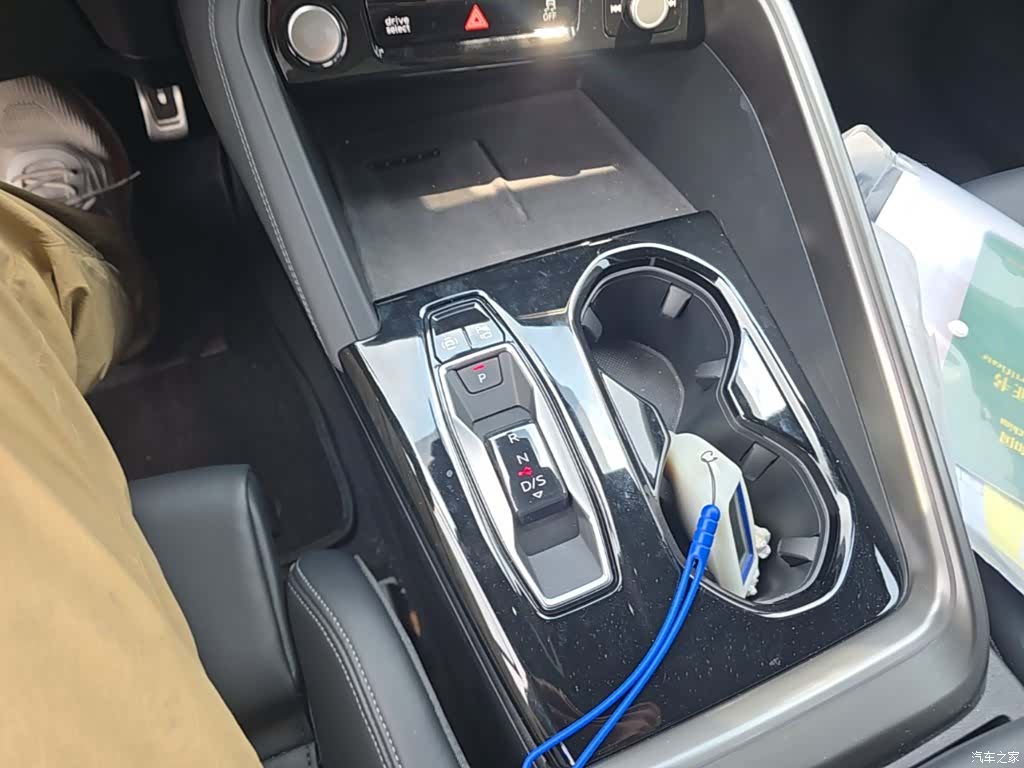 Audi Q5L, 2025 21