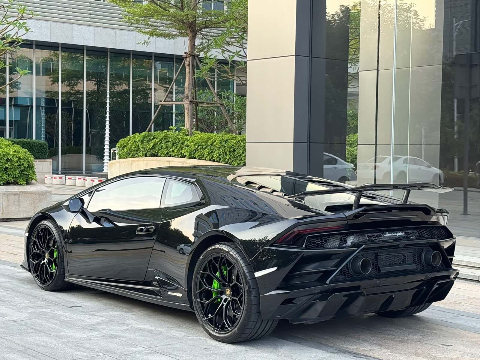 Lamborghini Huracán, 2022 11