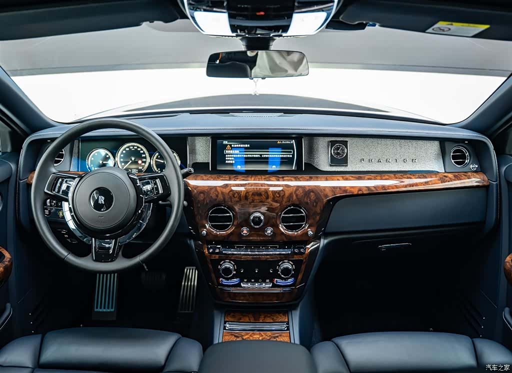 Rolls-Royce Phantom, 2019 10