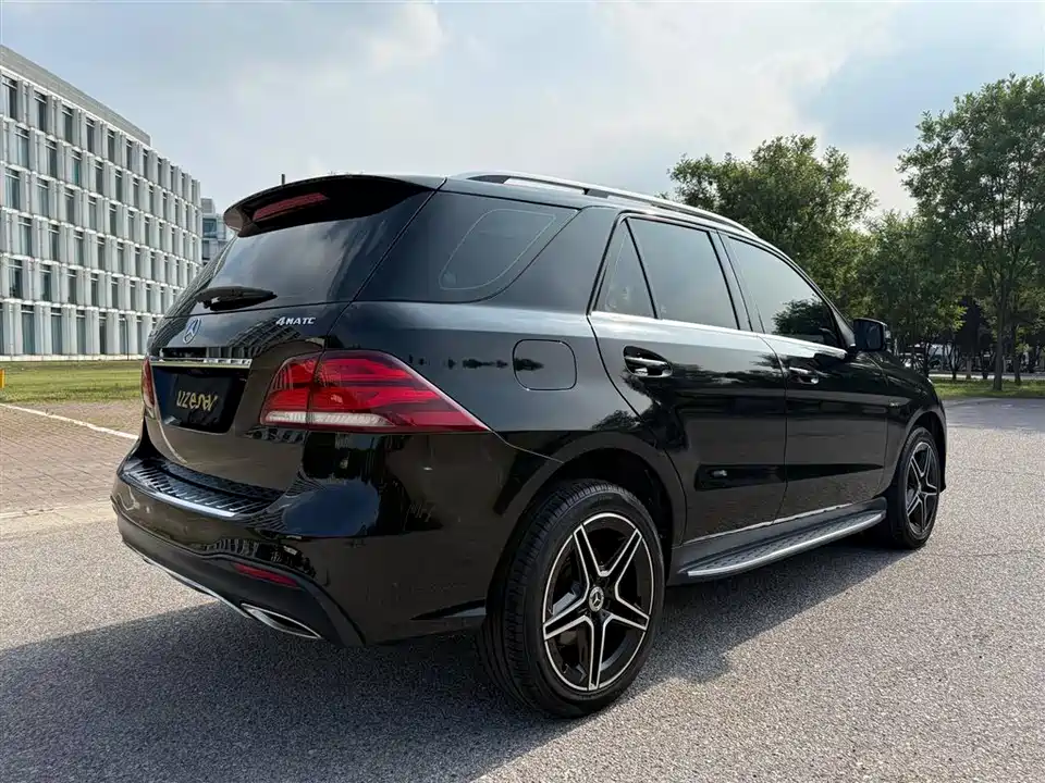 Mercedes-Benz GLE Mercedes-Benz GLE