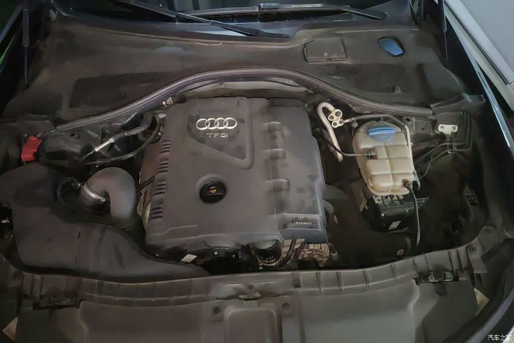Audi A6L, 2015 10