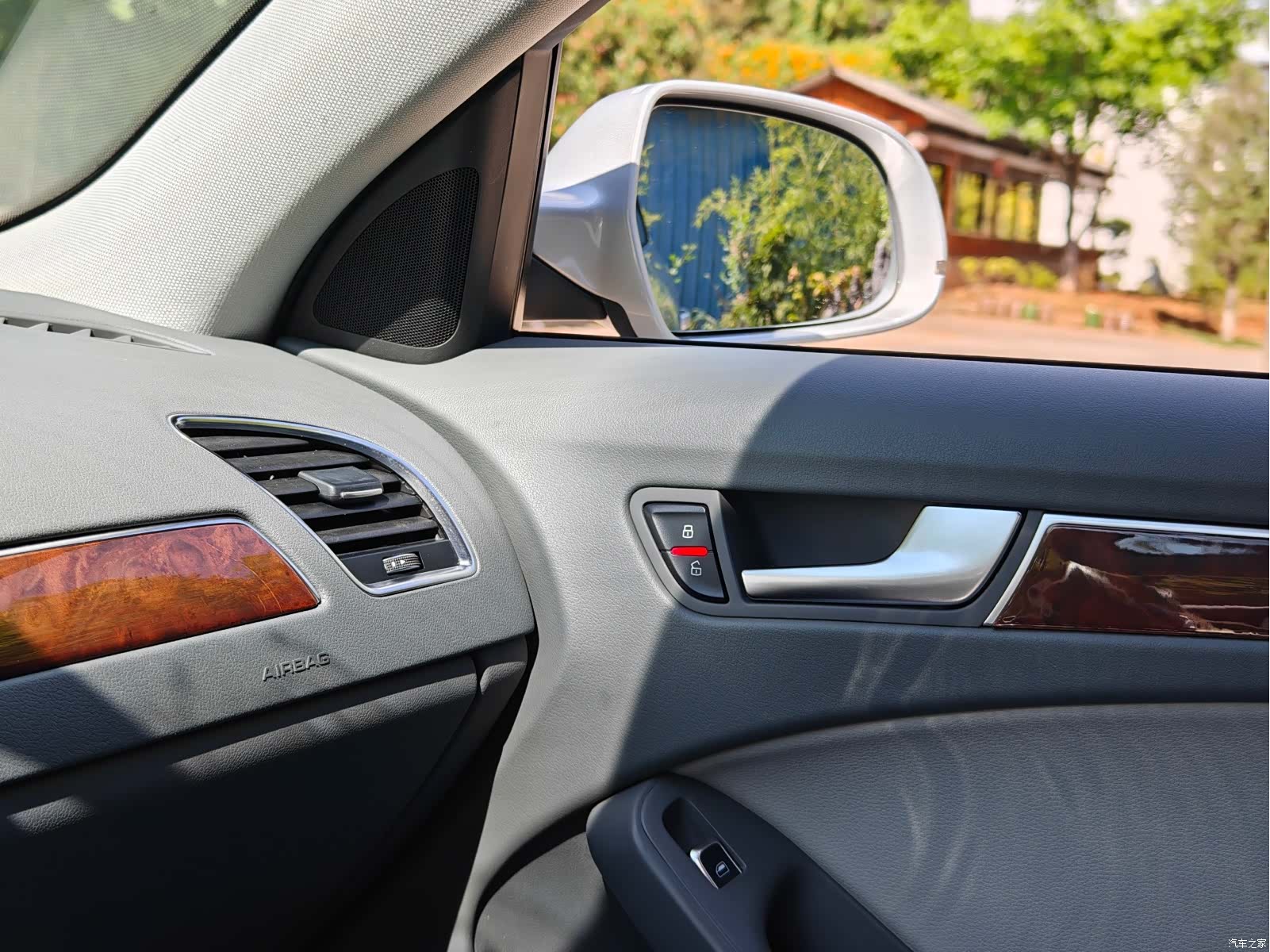 Audi A4L, 2012 27