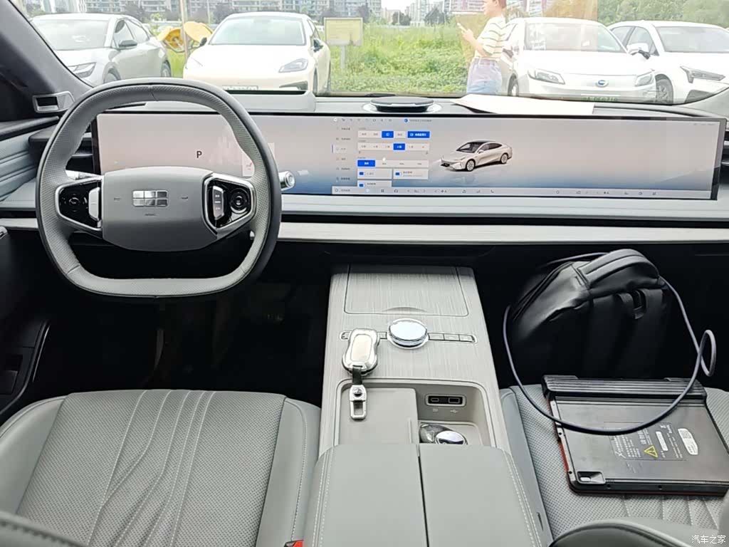 Geely E8, 2024 10