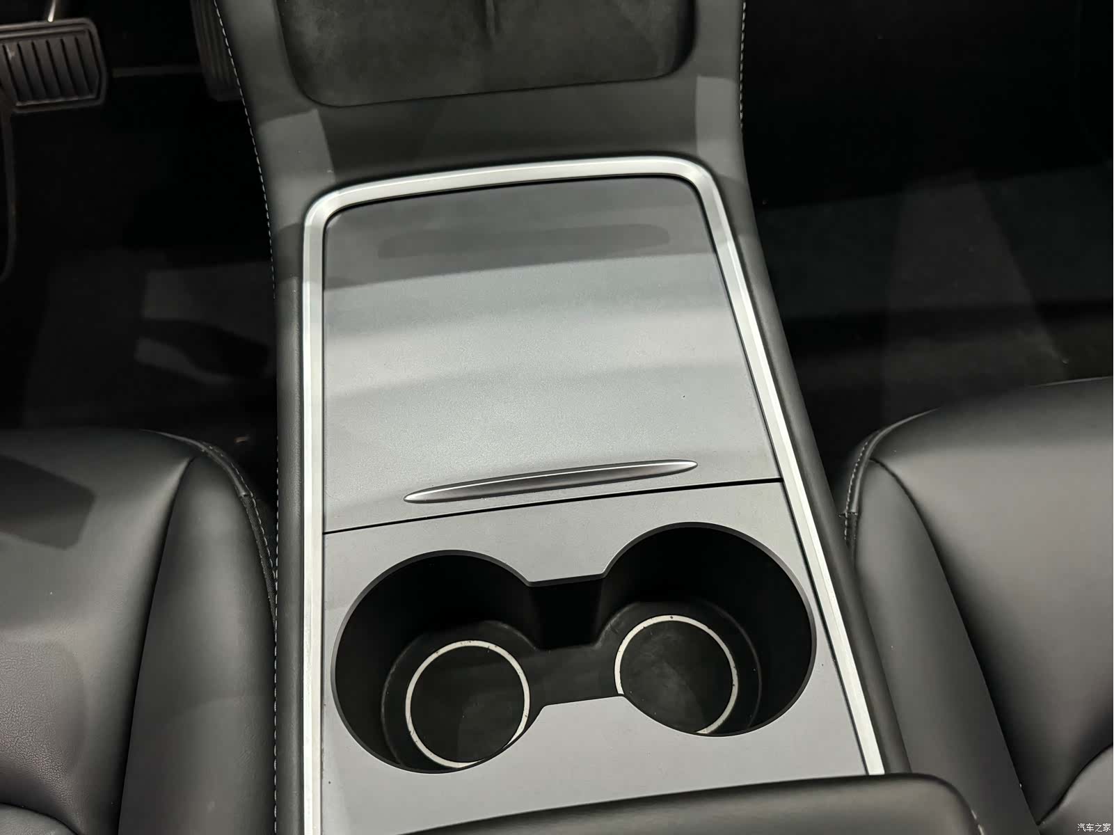 Tesla Model Y, 2023 18