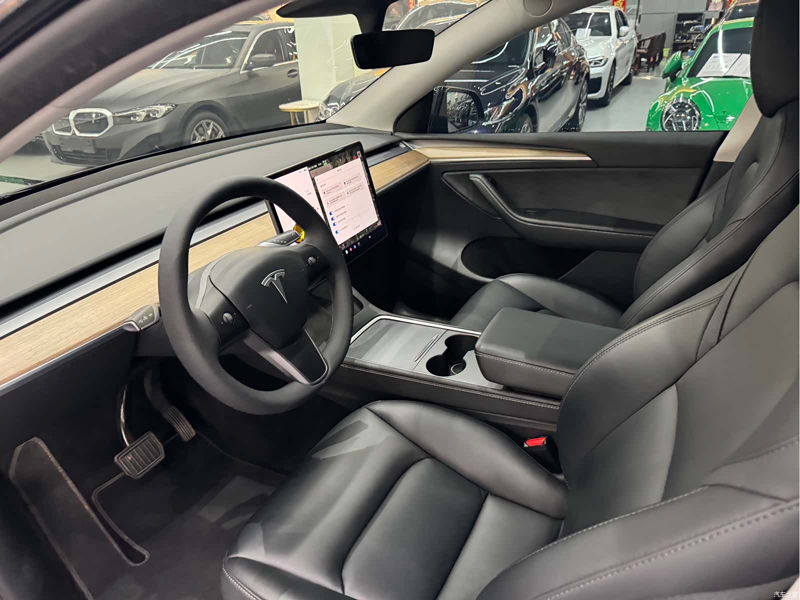 Tesla Model Y, 2023 9