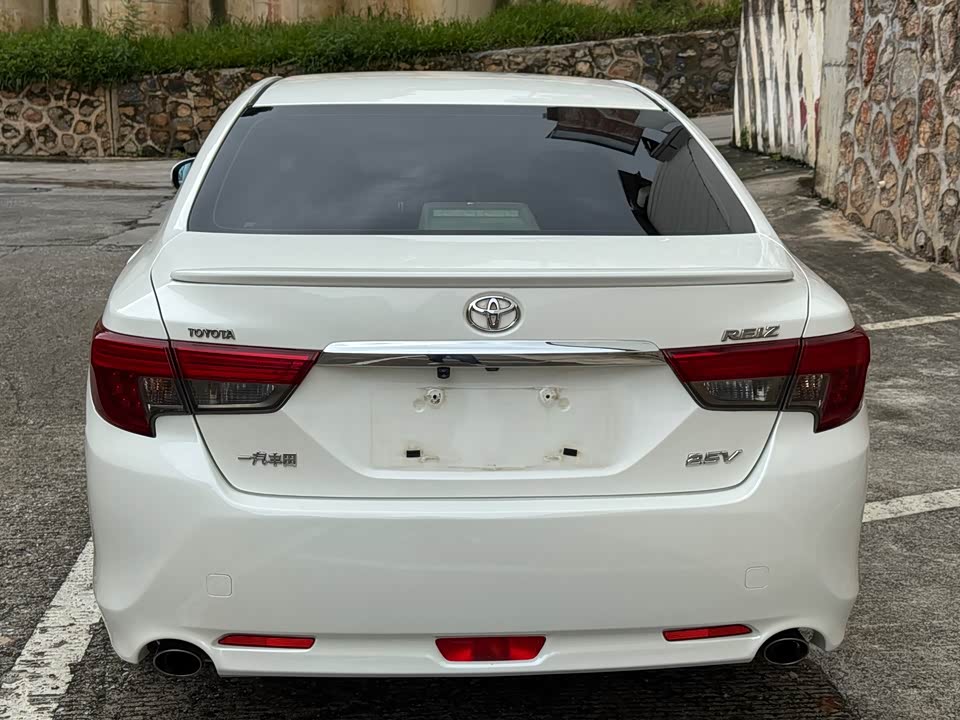 Toyota Reiz Toyota Reiz