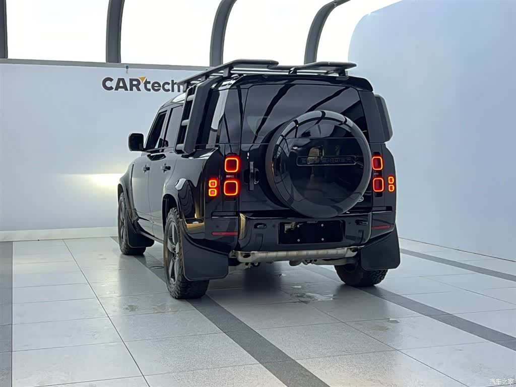 Land Rover Defender, 2024 4