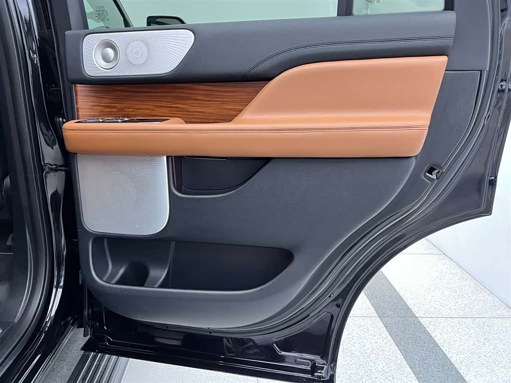 Lincoln Navigator, 2019 33