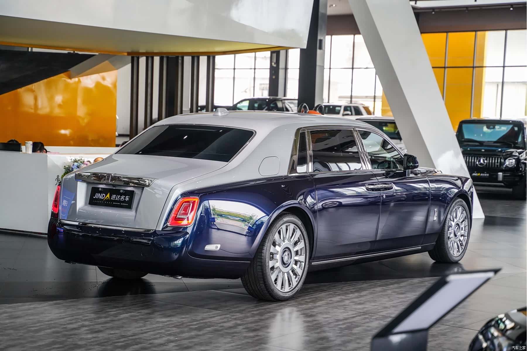 Rolls-Royce Phantom, 2021 3