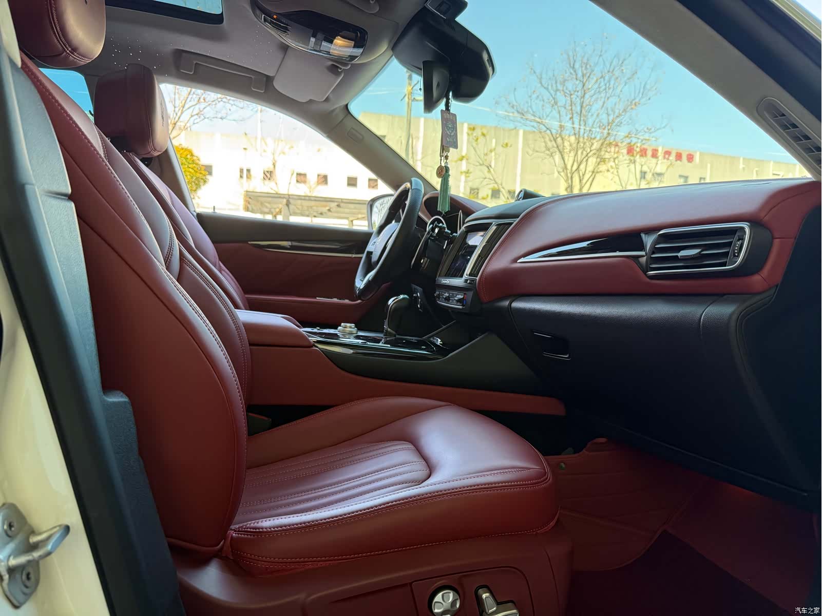 Maserati Levante, 2017 12